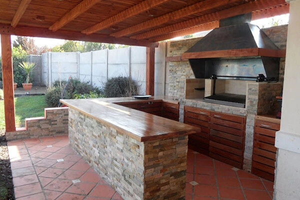 Professional landscape contractor in Phoenix, AZ